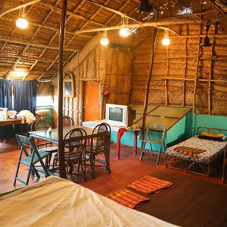 Valentine Hostel & Guest House Puducherry Eksteriør billede
