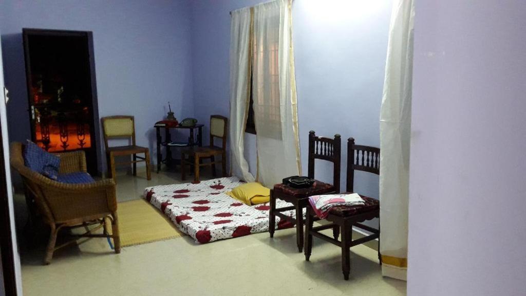 Valentine Hostel & Guest House Puducherry Eksteriør billede