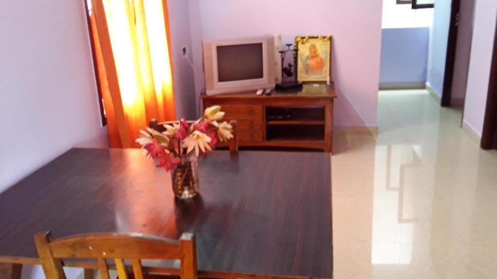 Valentine Hostel & Guest House Puducherry Eksteriør billede