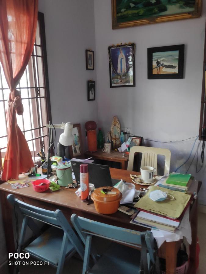 Valentine Hostel & Guest House Puducherry Eksteriør billede