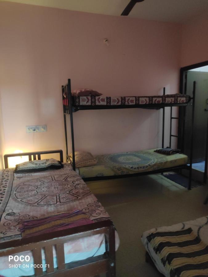 Valentine Hostel & Guest House Puducherry Eksteriør billede