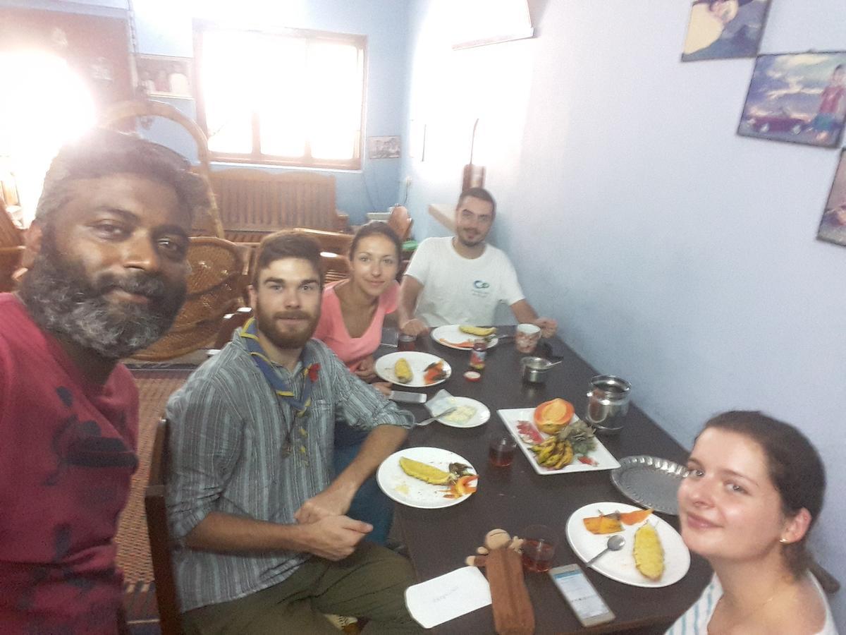 Valentine Hostel & Guest House Puducherry Eksteriør billede