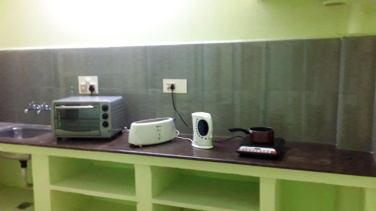 Valentine Hostel & Guest House Puducherry Eksteriør billede