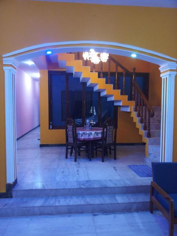 Valentine Hostel & Guest House Puducherry Eksteriør billede
