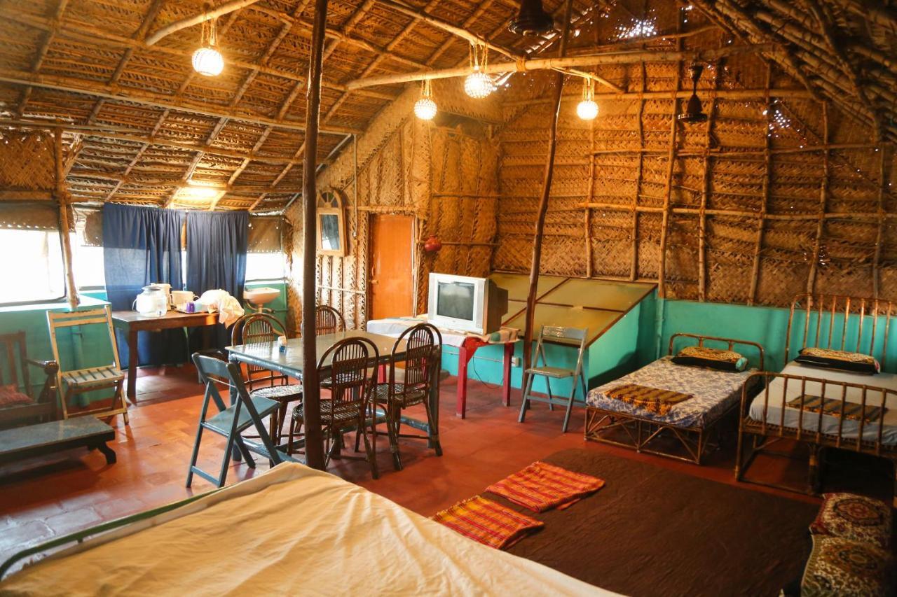 Valentine Hostel & Guest House Puducherry Eksteriør billede